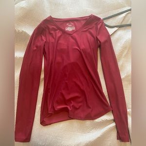 Long sleeve maroon top